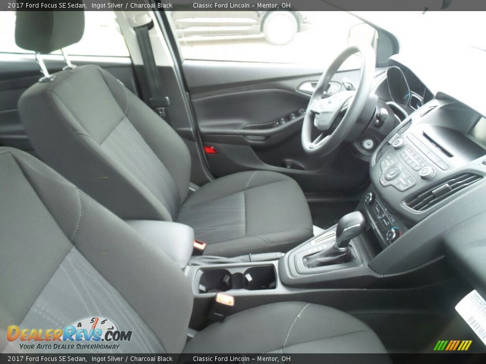 2017 Ford Focus SE Sedan Ingot Silver / Charcoal Black Photo #5