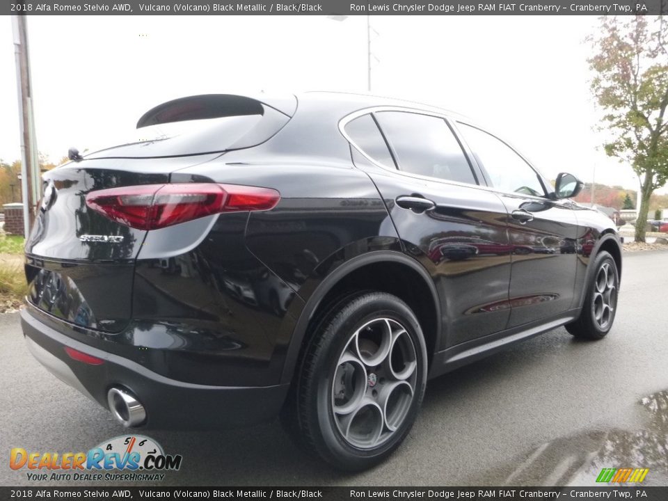 2018 Alfa Romeo Stelvio AWD Vulcano (Volcano) Black Metallic / Black/Black Photo #8