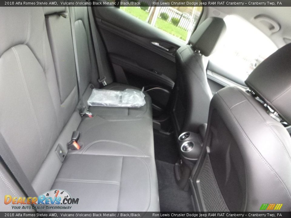 2018 Alfa Romeo Stelvio AWD Vulcano (Volcano) Black Metallic / Black/Black Photo #17