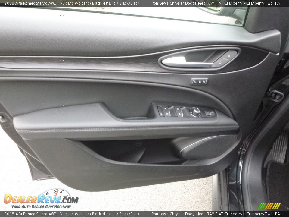 2018 Alfa Romeo Stelvio AWD Vulcano (Volcano) Black Metallic / Black/Black Photo #18