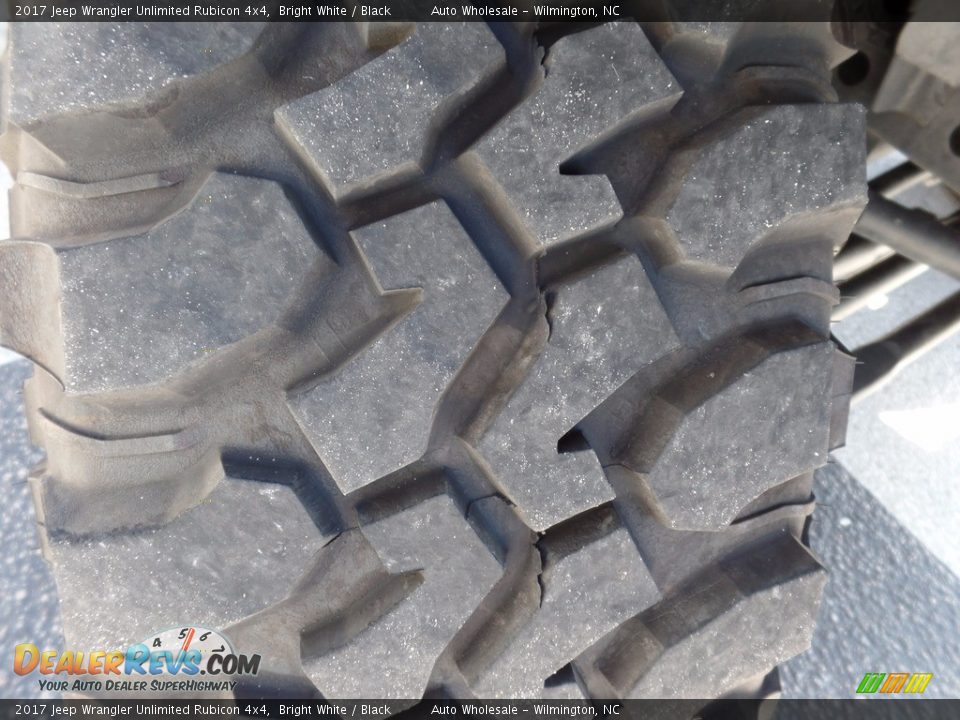 2017 Jeep Wrangler Unlimited Rubicon 4x4 Bright White / Black Photo #10