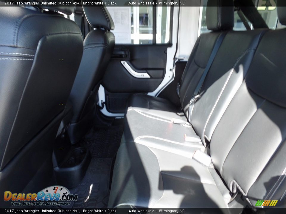 2017 Jeep Wrangler Unlimited Rubicon 4x4 Bright White / Black Photo #12