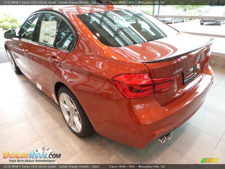 2018 BMW 3 Series 330i xDrive Sedan Sunset Orange Metallic / Black Photo #2