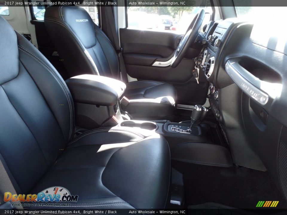 2017 Jeep Wrangler Unlimited Rubicon 4x4 Bright White / Black Photo #13