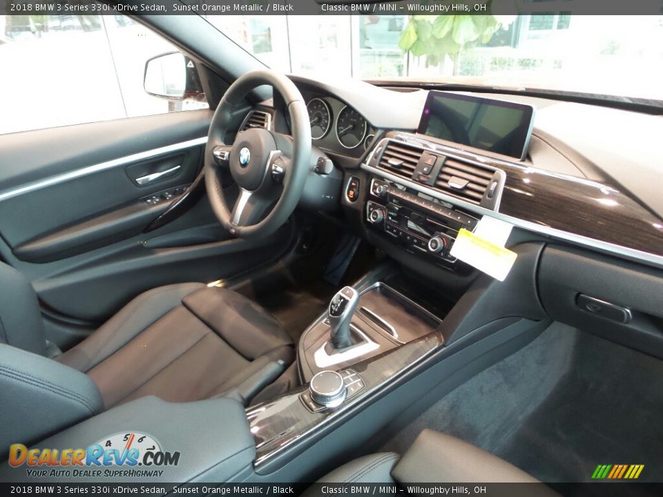 2018 BMW 3 Series 330i xDrive Sedan Sunset Orange Metallic / Black Photo #5