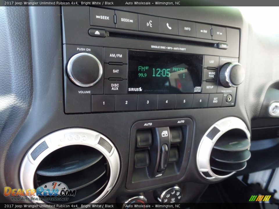 2017 Jeep Wrangler Unlimited Rubicon 4x4 Bright White / Black Photo #17