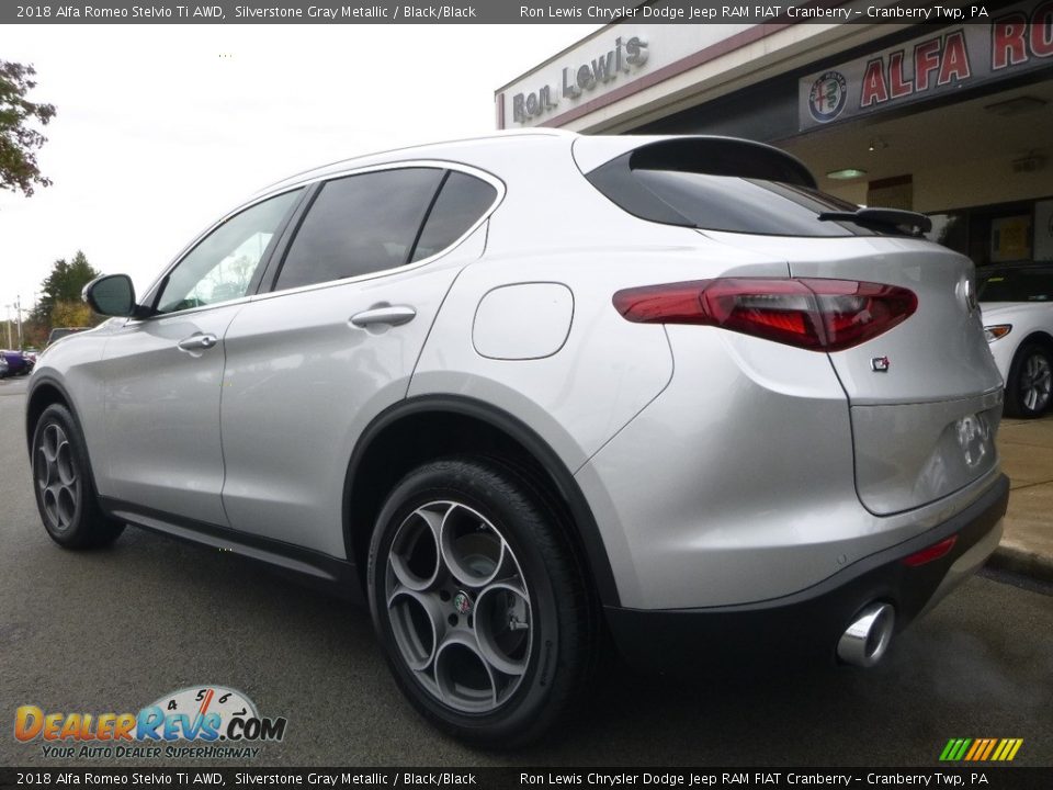 2018 Alfa Romeo Stelvio Ti AWD Silverstone Gray Metallic / Black/Black Photo #5