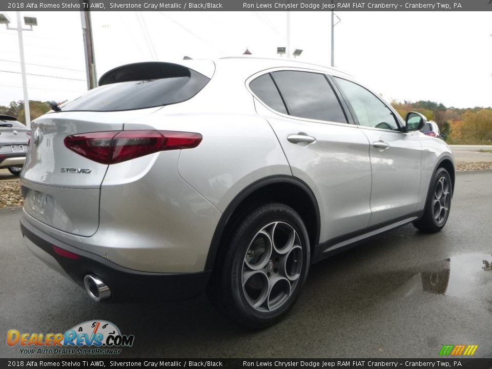 2018 Alfa Romeo Stelvio Ti AWD Silverstone Gray Metallic / Black/Black Photo #8