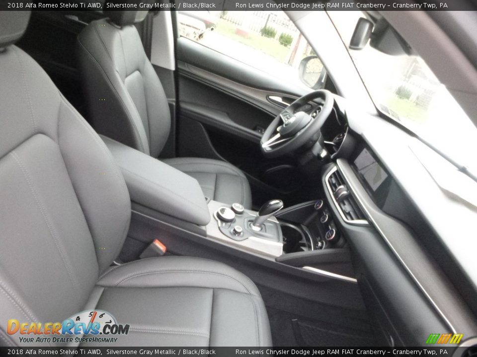 2018 Alfa Romeo Stelvio Ti AWD Silverstone Gray Metallic / Black/Black Photo #14
