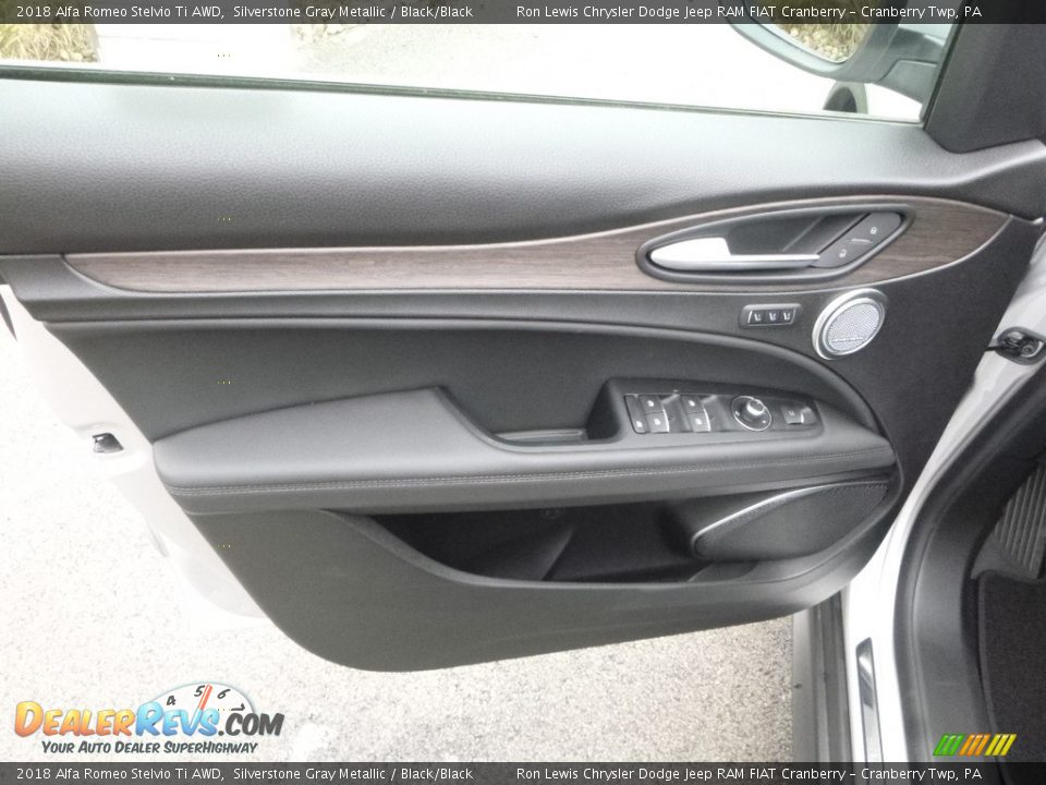 2018 Alfa Romeo Stelvio Ti AWD Silverstone Gray Metallic / Black/Black Photo #19