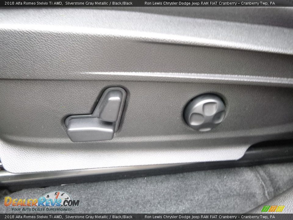 2018 Alfa Romeo Stelvio Ti AWD Silverstone Gray Metallic / Black/Black Photo #22