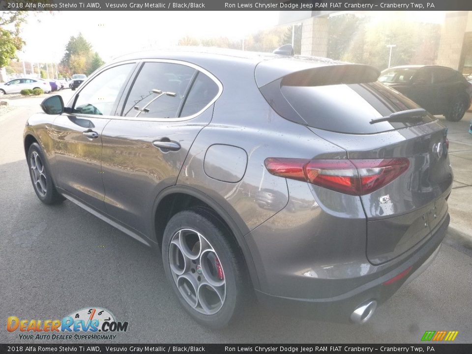 2018 Alfa Romeo Stelvio Ti AWD Vesuvio Gray Metallic / Black/Black Photo #4