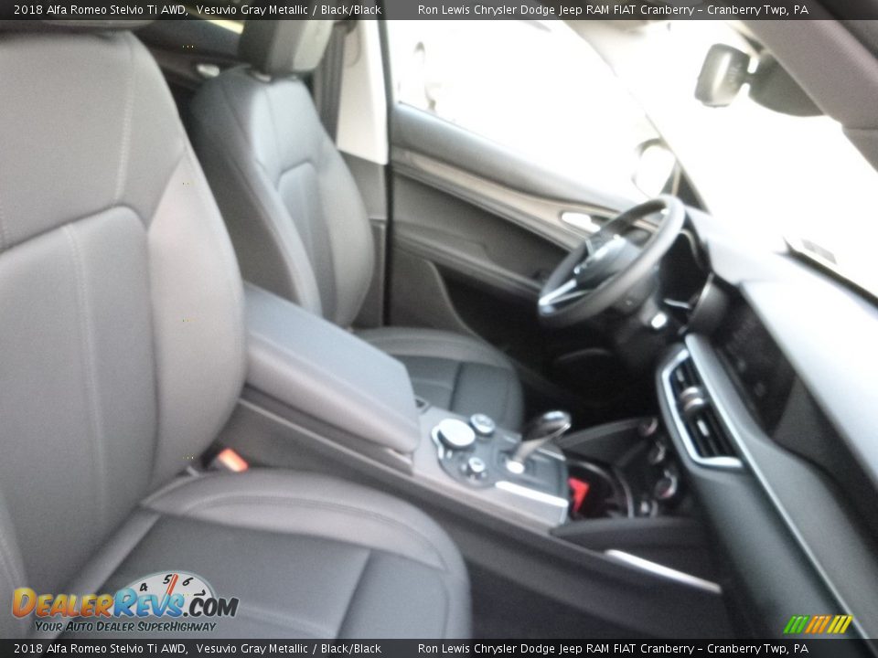 2018 Alfa Romeo Stelvio Ti AWD Vesuvio Gray Metallic / Black/Black Photo #14