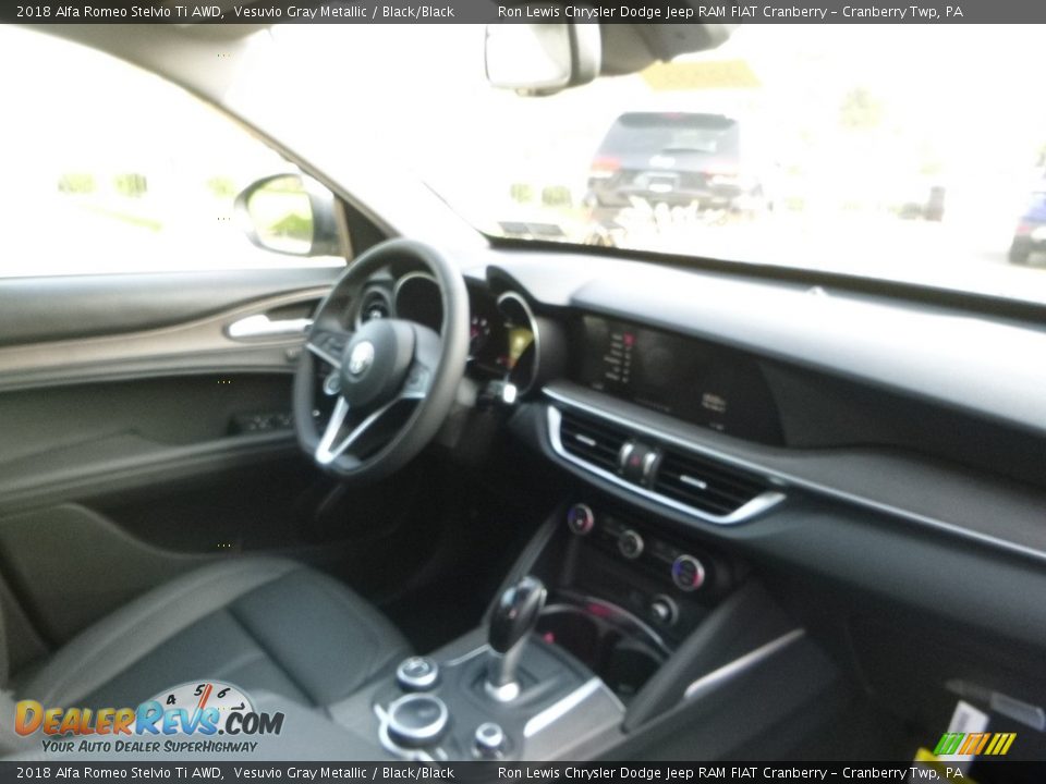 2018 Alfa Romeo Stelvio Ti AWD Vesuvio Gray Metallic / Black/Black Photo #15