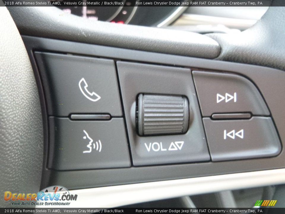 2018 Alfa Romeo Stelvio Ti AWD Vesuvio Gray Metallic / Black/Black Photo #28