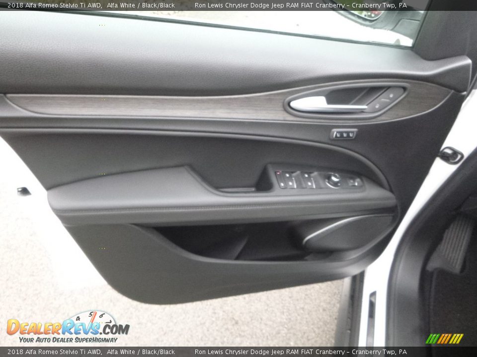 2018 Alfa Romeo Stelvio Ti AWD Alfa White / Black/Black Photo #19