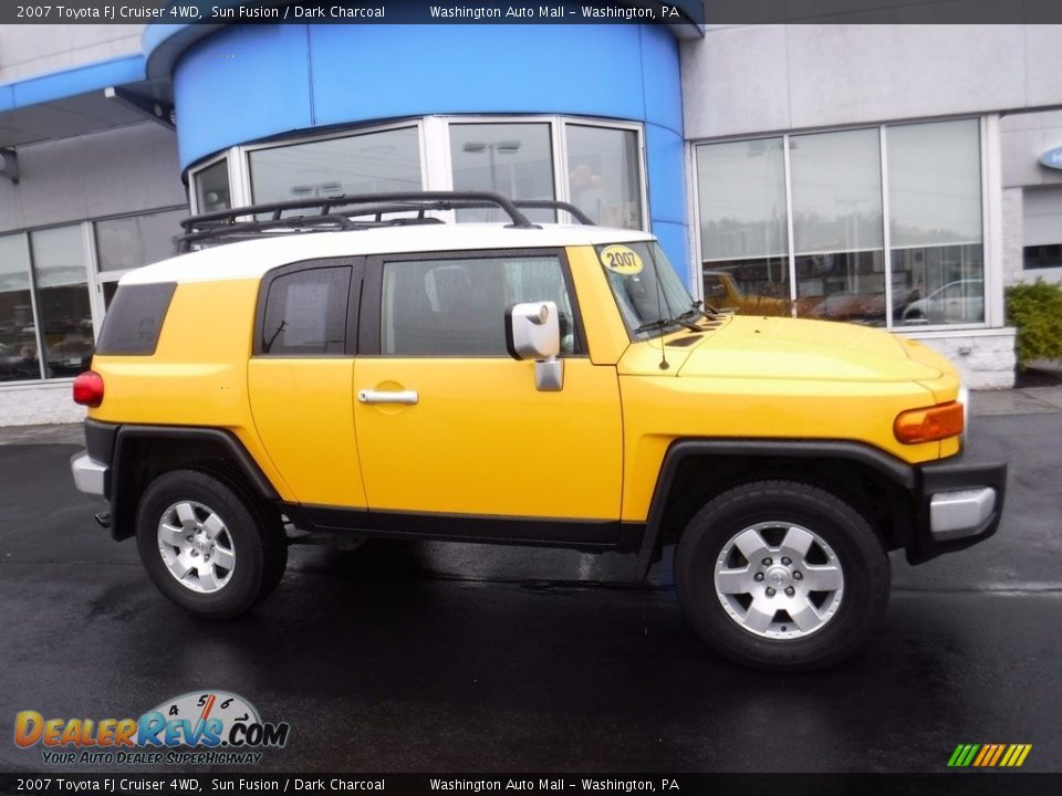 2007 Toyota FJ Cruiser 4WD Sun Fusion / Dark Charcoal Photo #2