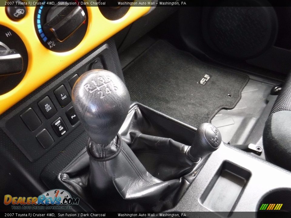 2007 Toyota FJ Cruiser 4WD Sun Fusion / Dark Charcoal Photo #16