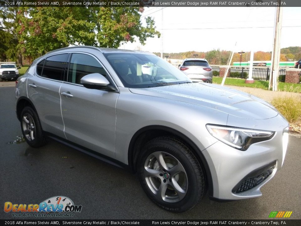 Front 3/4 View of 2018 Alfa Romeo Stelvio AWD Photo #10