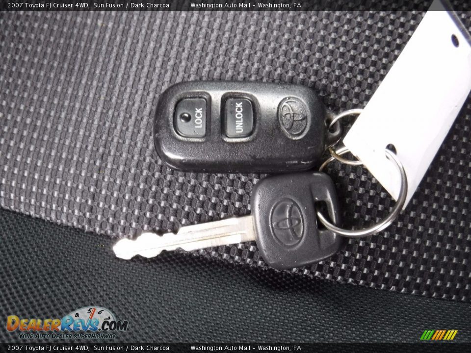 2007 Toyota FJ Cruiser 4WD Sun Fusion / Dark Charcoal Photo #23