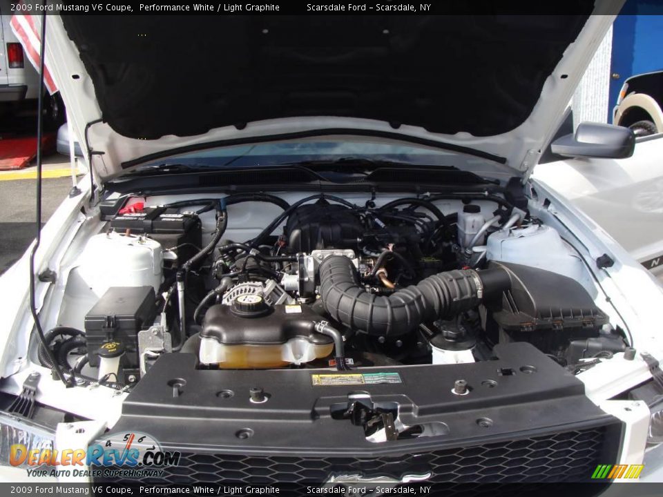 2009 Ford Mustang V6 Coupe Performance White / Light Graphite Photo #25
