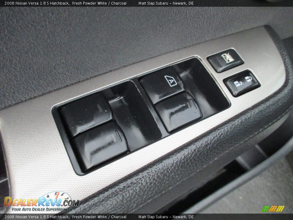 2008 Nissan Versa 1.8 S Hatchback Fresh Powder White / Charcoal Photo #14