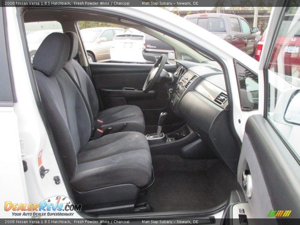 2008 Nissan Versa 1.8 S Hatchback Fresh Powder White / Charcoal Photo #17