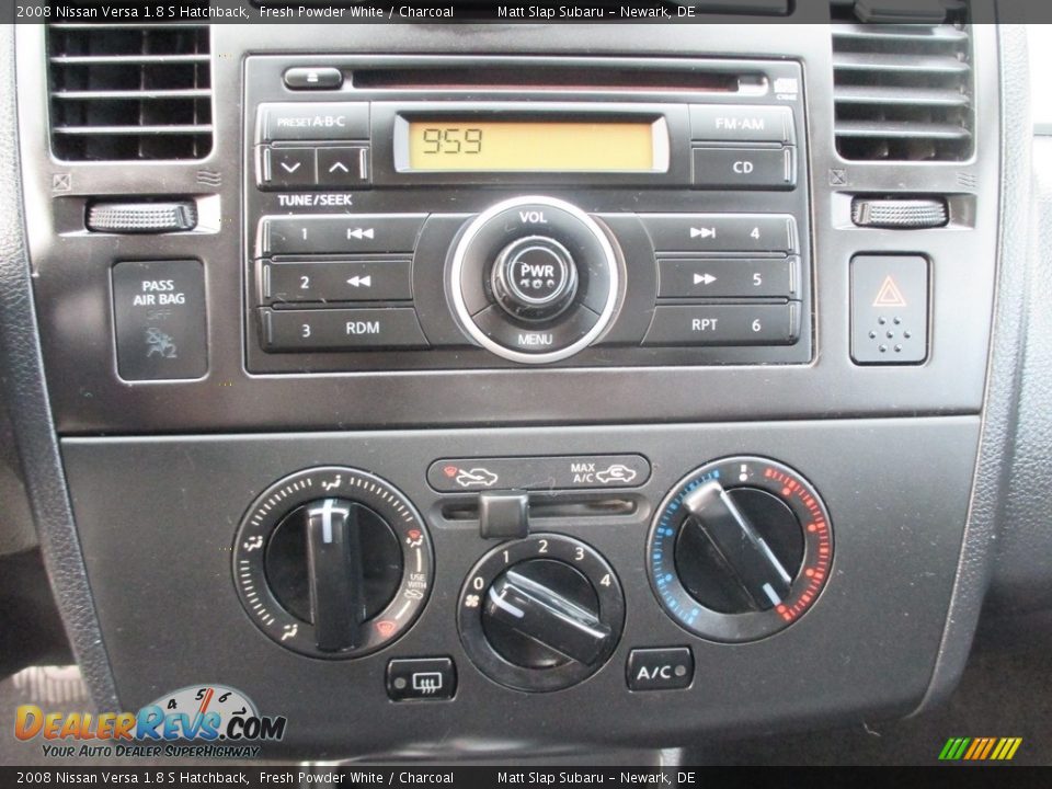 2008 Nissan Versa 1.8 S Hatchback Fresh Powder White / Charcoal Photo #24