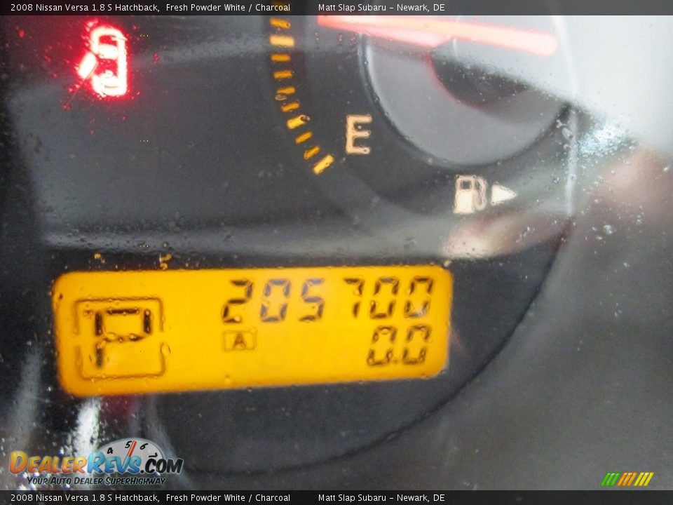 2008 Nissan Versa 1.8 S Hatchback Fresh Powder White / Charcoal Photo #27