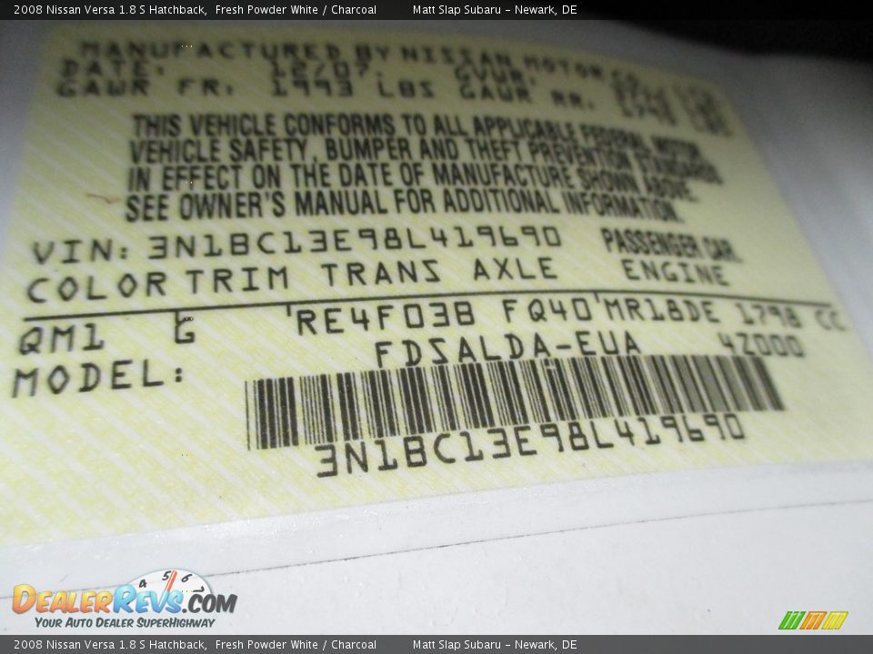 2008 Nissan Versa 1.8 S Hatchback Fresh Powder White / Charcoal Photo #28