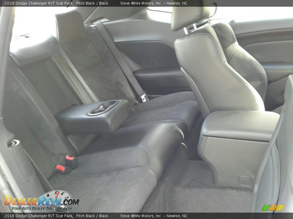 2018 Dodge Challenger R/T Scat Pack Pitch Black / Black Photo #12