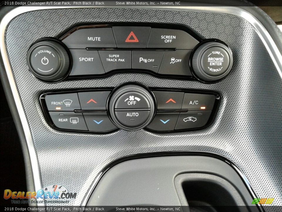 2018 Dodge Challenger R/T Scat Pack Pitch Black / Black Photo #28