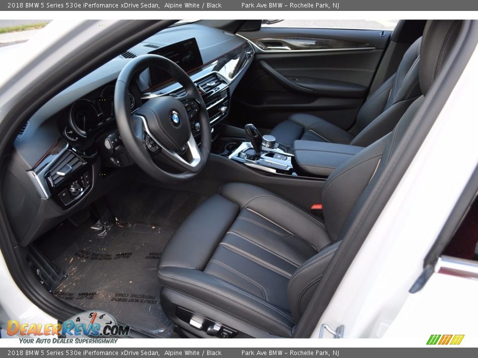 Black Interior - 2018 BMW 5 Series 530e iPerfomance xDrive Sedan Photo #10