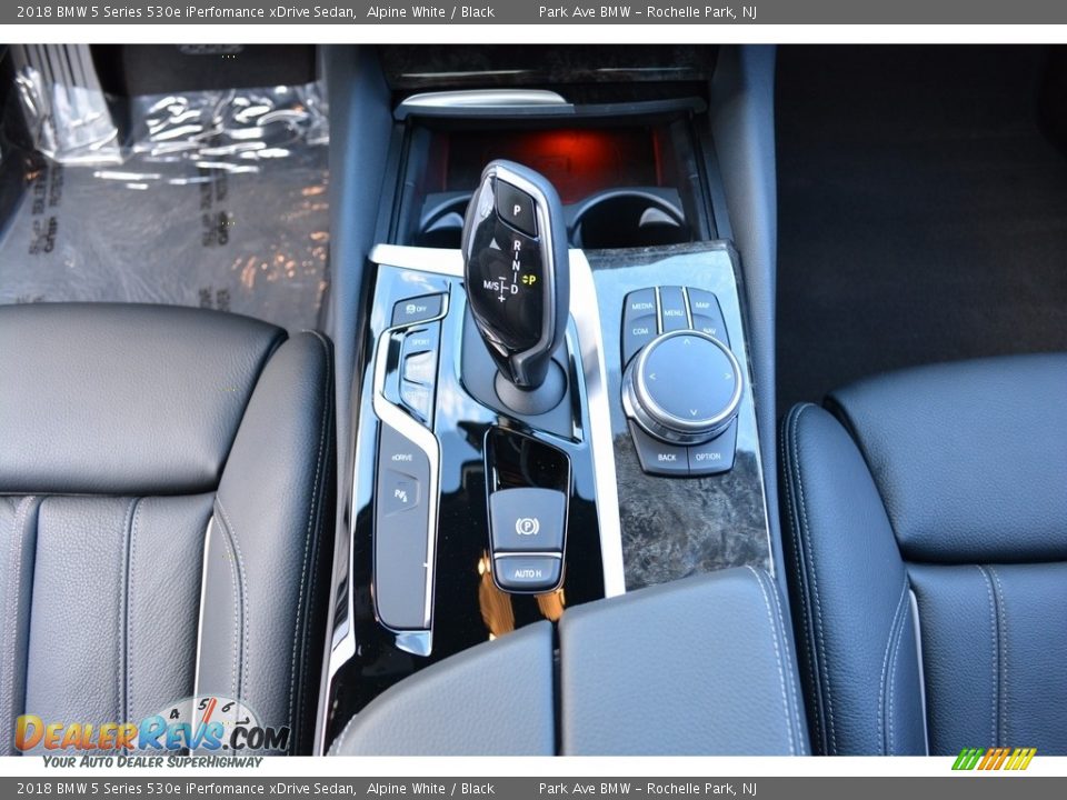 2018 BMW 5 Series 530e iPerfomance xDrive Sedan Shifter Photo #16