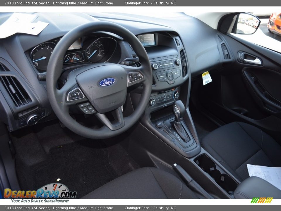 Dashboard of 2018 Ford Focus SE Sedan Photo #7