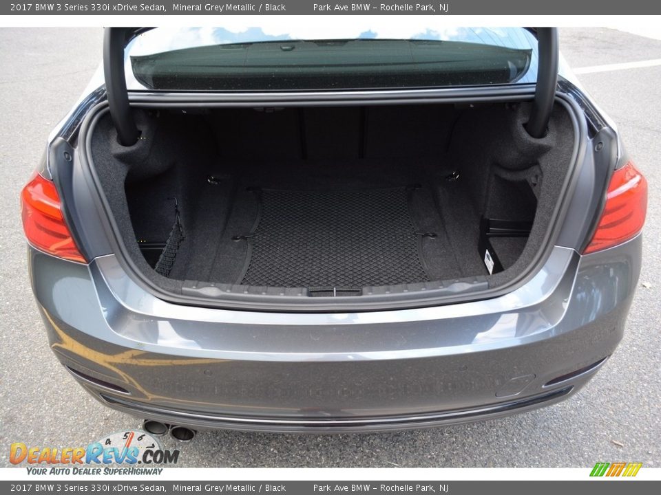 2017 BMW 3 Series 330i xDrive Sedan Mineral Grey Metallic / Black Photo #22