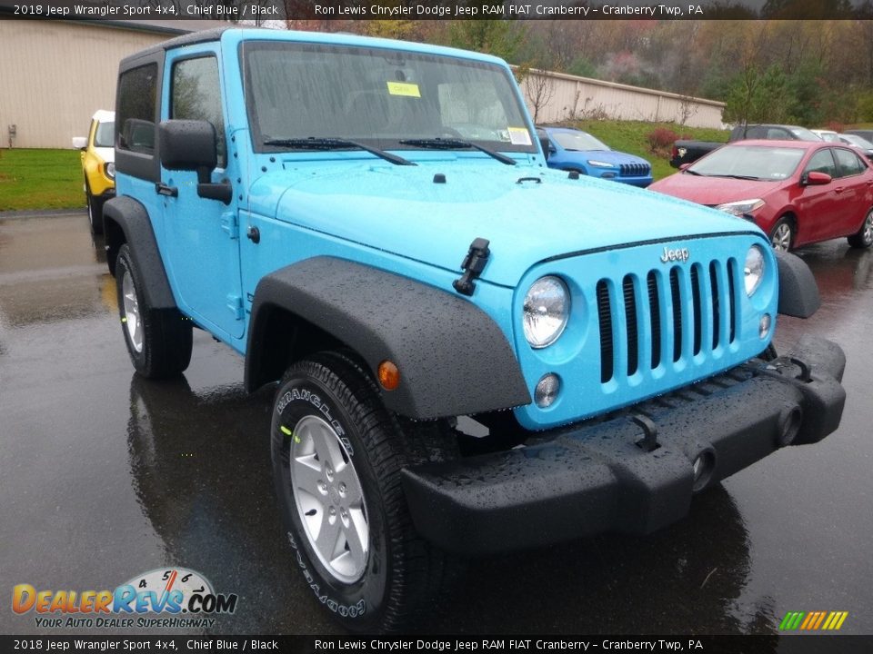 Front 3/4 View of 2018 Jeep Wrangler Sport 4x4 Photo #7
