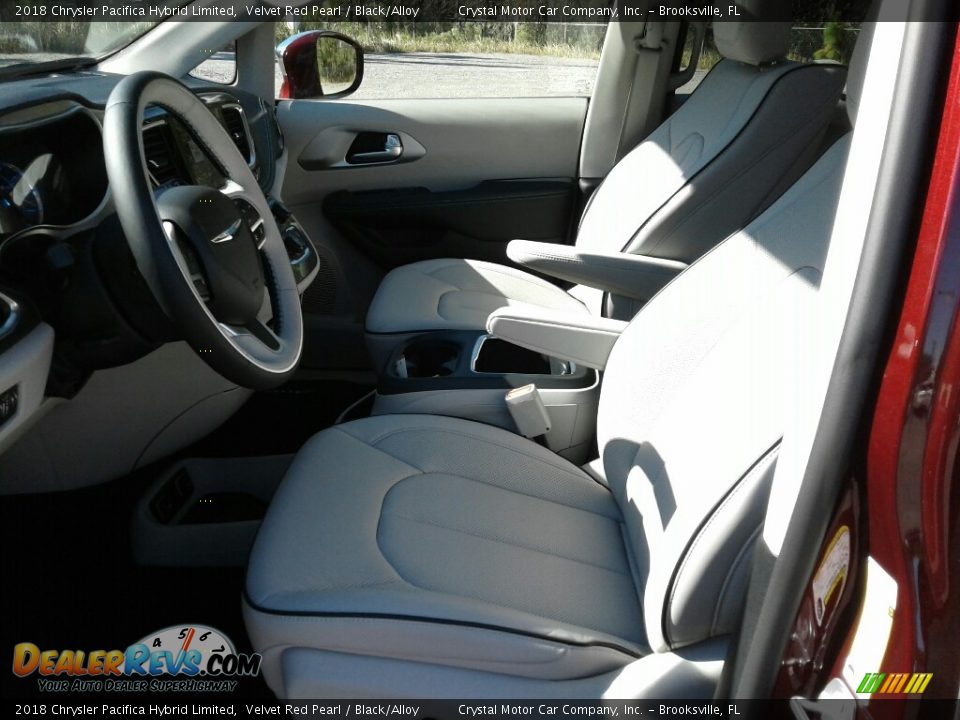 Front Seat of 2018 Chrysler Pacifica Hybrid Limited Photo #9