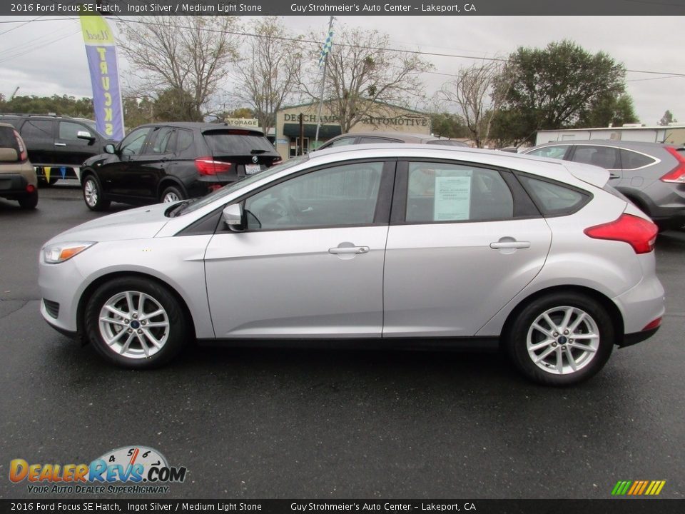2016 Ford Focus SE Hatch Ingot Silver / Medium Light Stone Photo #4