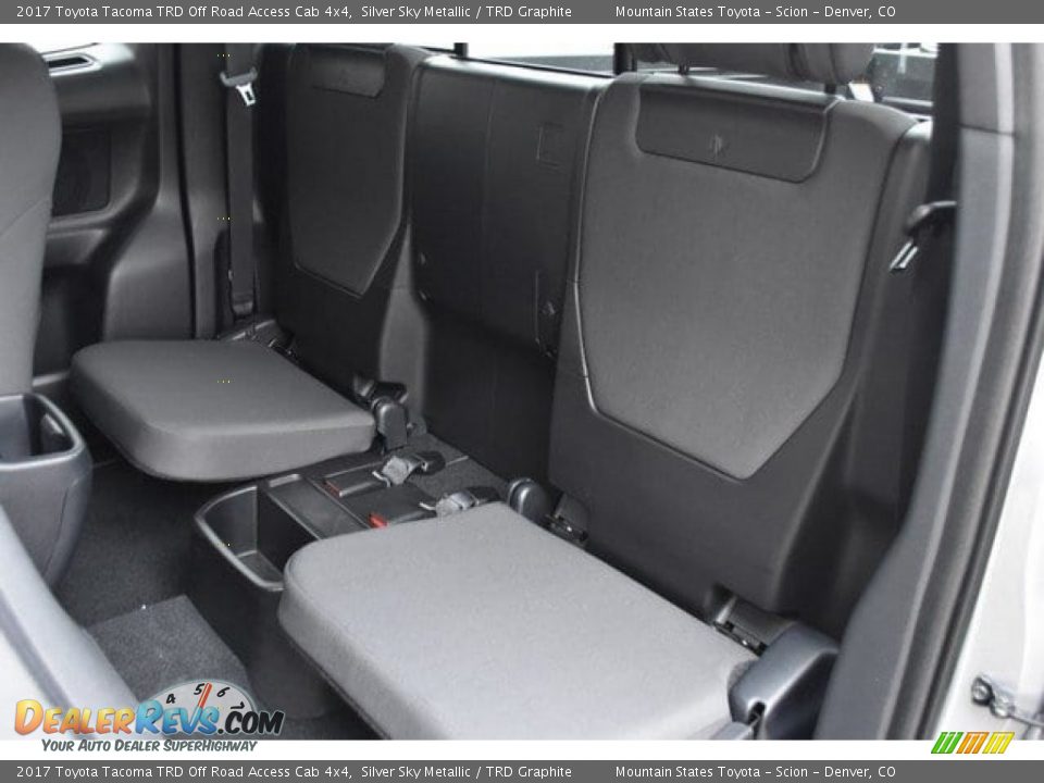 2017 Toyota Tacoma TRD Off Road Access Cab 4x4 Silver Sky Metallic / TRD Graphite Photo #7