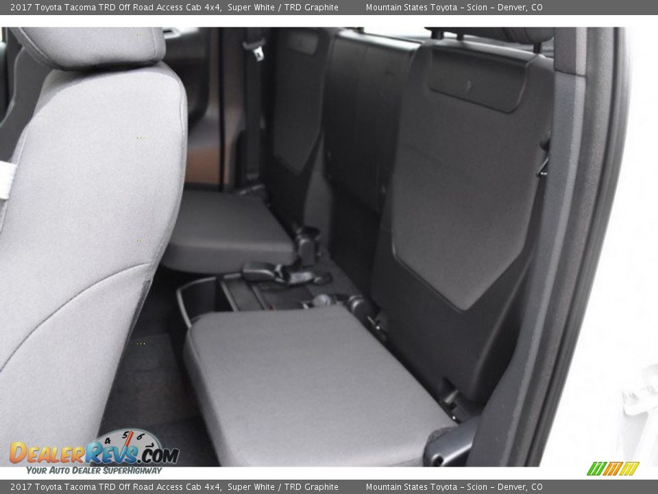 2017 Toyota Tacoma TRD Off Road Access Cab 4x4 Super White / TRD Graphite Photo #7