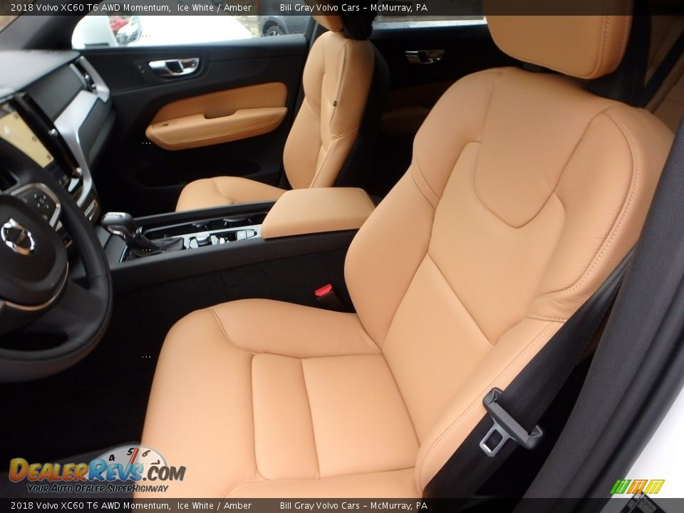Front Seat of 2018 Volvo XC60 T6 AWD Momentum Photo #7