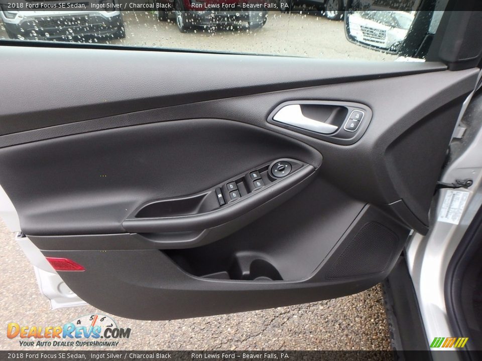 2018 Ford Focus SE Sedan Ingot Silver / Charcoal Black Photo #13