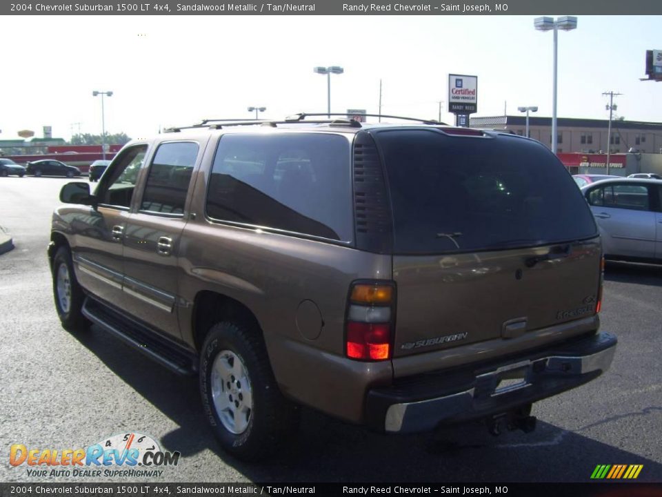 2004 Chevrolet Suburban 1500 LT 4x4 Sandalwood Metallic / Tan/Neutral Photo #3