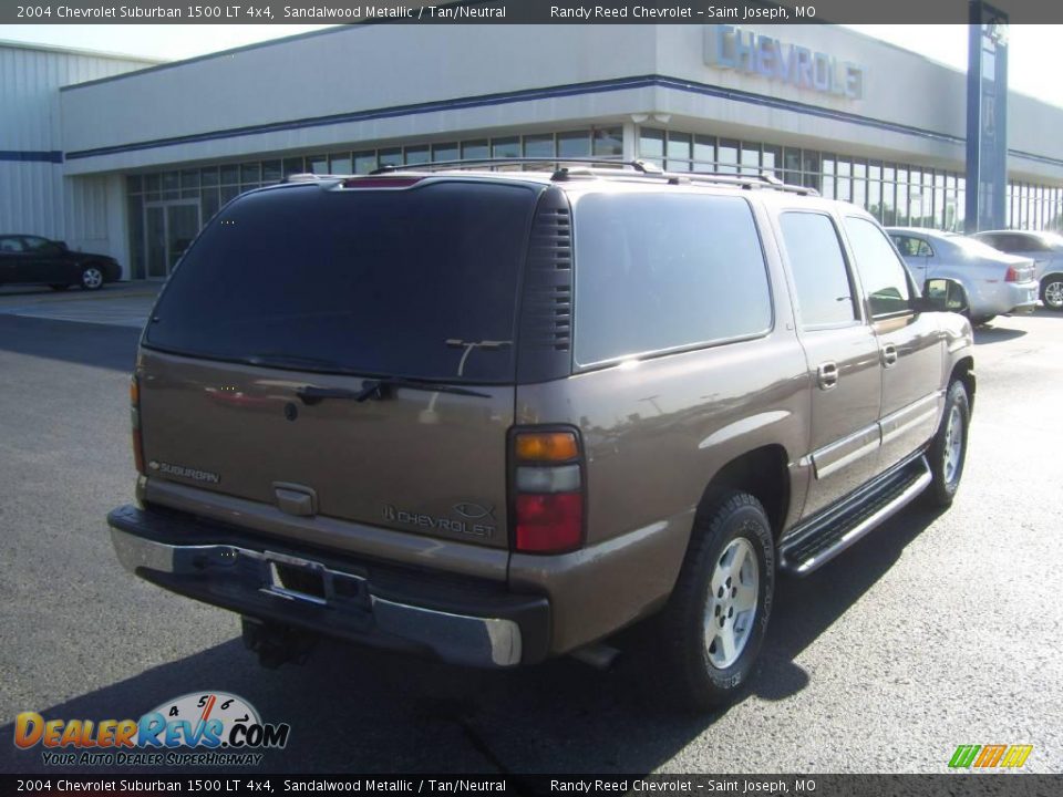 2004 Chevrolet Suburban 1500 LT 4x4 Sandalwood Metallic / Tan/Neutral Photo #5