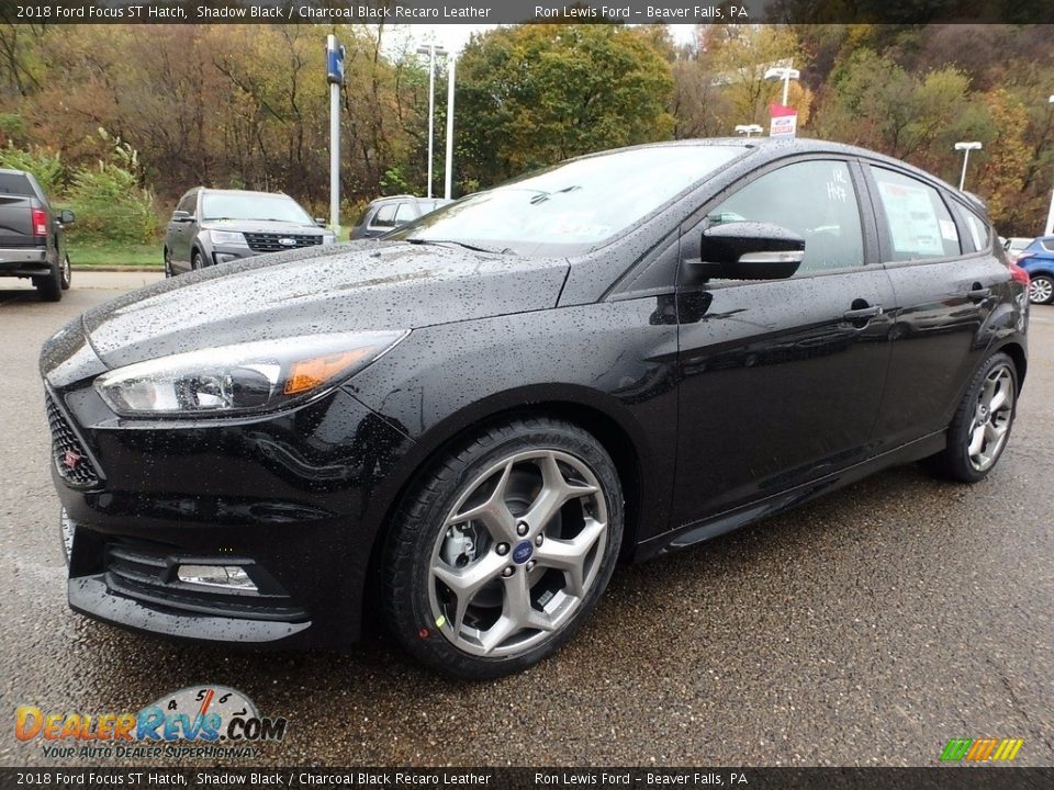 Front 3/4 View of 2018 Ford Focus ST Hatch Photo #7