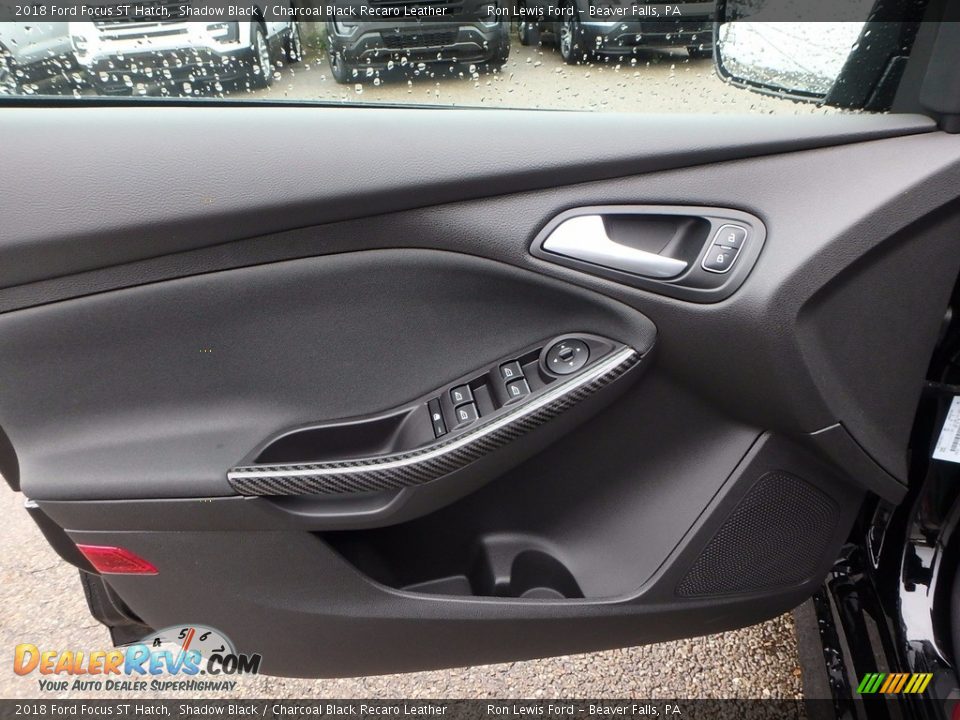 Door Panel of 2018 Ford Focus ST Hatch Photo #14