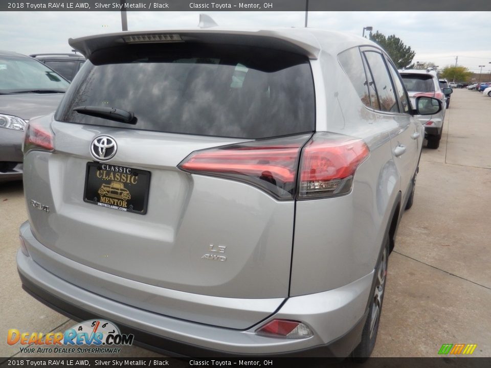 2018 Toyota RAV4 LE AWD Silver Sky Metallic / Black Photo #2