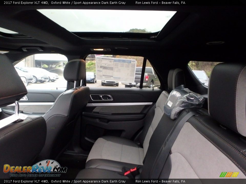 2017 Ford Explorer XLT 4WD Oxford White / Sport Appearance Dark Earth Gray Photo #12