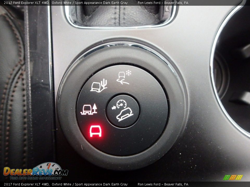 2017 Ford Explorer XLT 4WD Oxford White / Sport Appearance Dark Earth Gray Photo #18